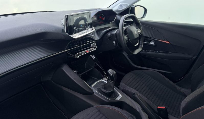 
								Peugeot 208 1.2 Active full									