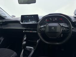 
										Peugeot 208 1.2 Active full									