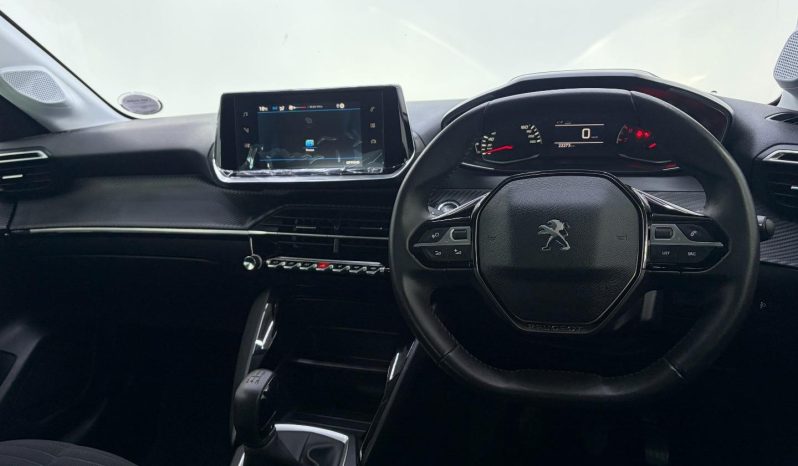 
								Peugeot 208 1.2 Active full									