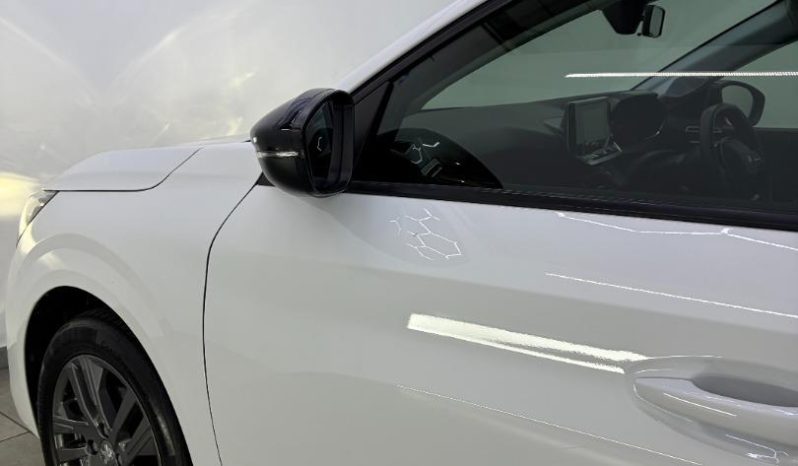 
								Peugeot 208 1.2 Active full									