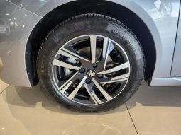 
										Peugeot 208 1.2T Allure At full									