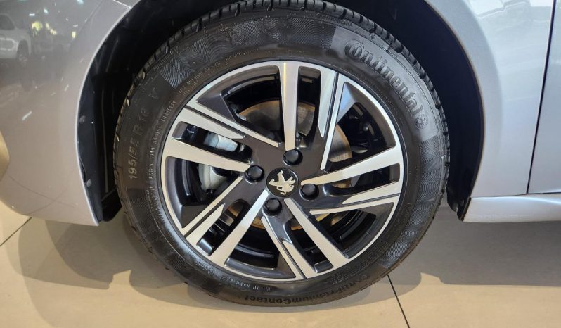 
								Peugeot 208 1.2T Allure At full									