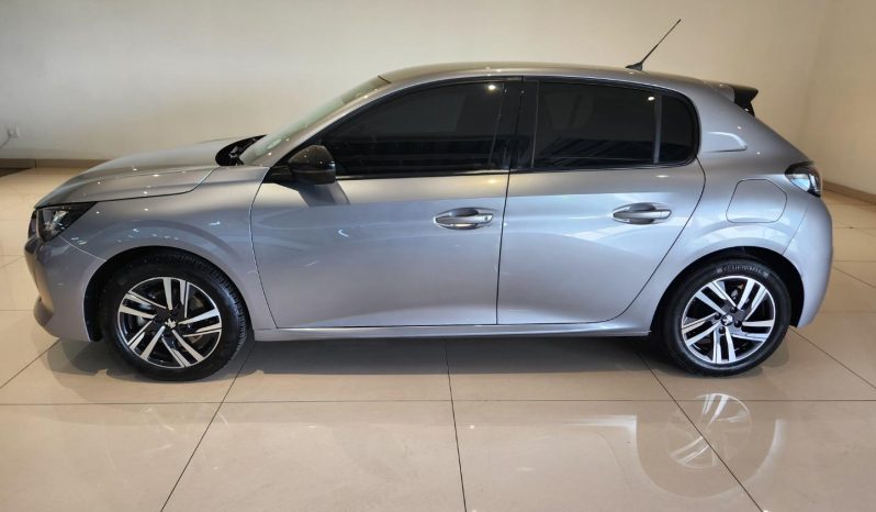 
								Peugeot 208 1.2T Allure At full									