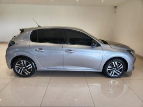 Peugeot 208 1.2T Allure At