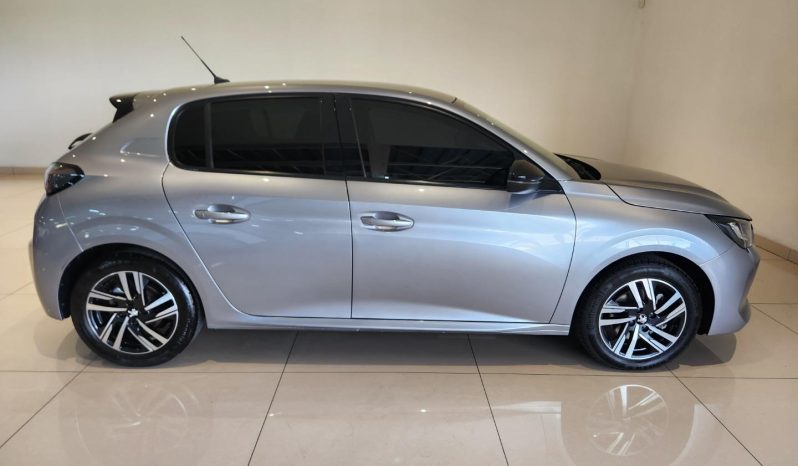 
								Peugeot 208 1.2T Allure At full									