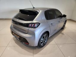 
										Peugeot 208 1.2T Allure At full									