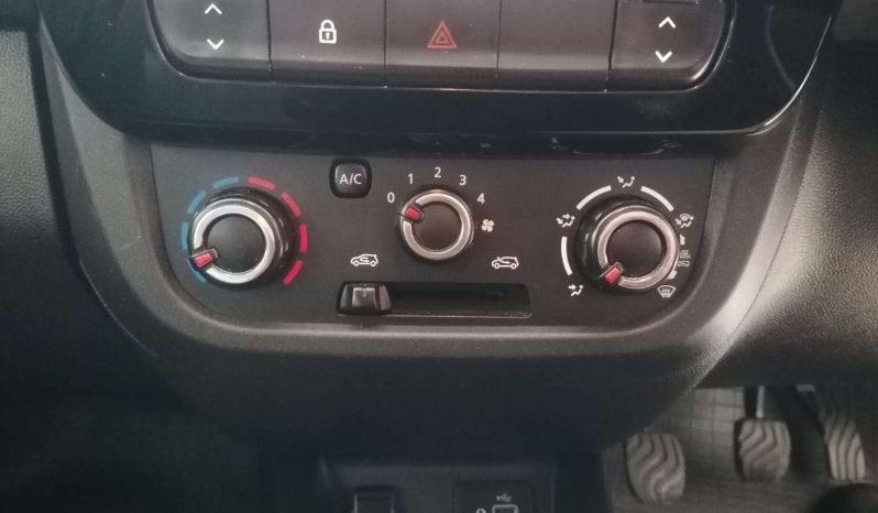 
								Renault KWID KWID 1.0 DYNAMIQUE / ZEN / TECHNO 5DR full									