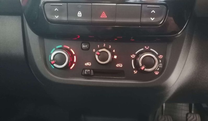 
								Renault KWID KWID 1.0 DYNAMIQUE / ZEN / TECHNO 5DR full									