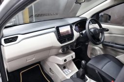
										Renault Triber 1.0 Evolution full									