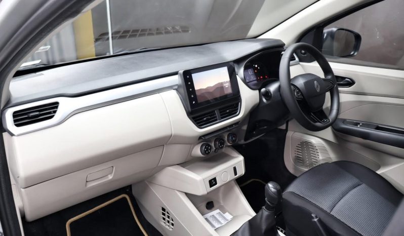 
								Renault Triber 1.0 Evolution full									