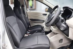 
										Renault Triber 1.0 Evolution full									