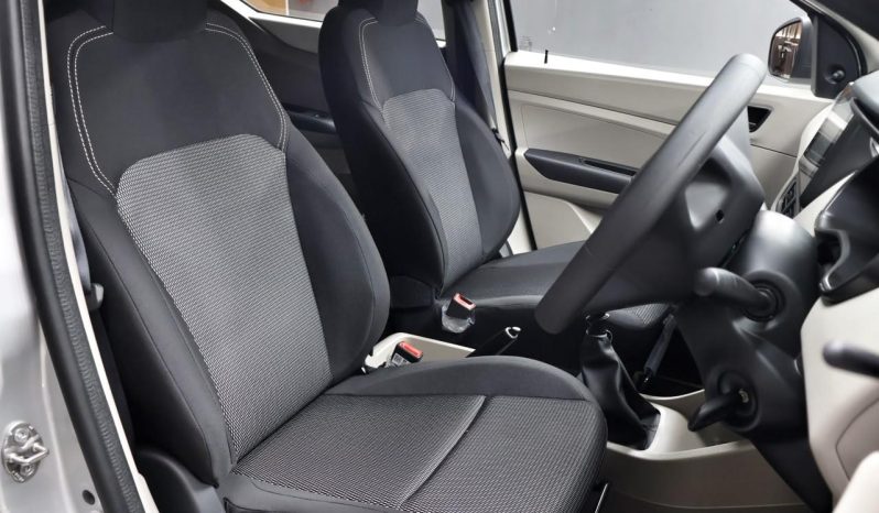 
								Renault Triber 1.0 Evolution full									