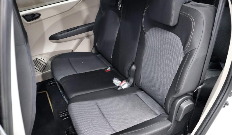 
								Renault Triber 1.0 Evolution full									