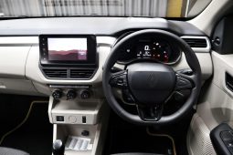 
										Renault Triber 1.0 Evolution full									