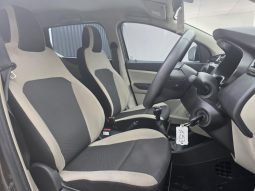 
										Renault Triber 1.0 Zen full									
