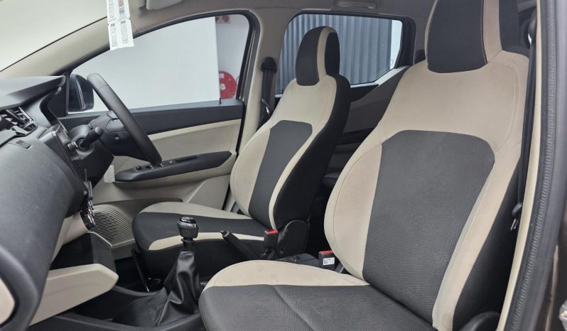 
								Renault Triber 1.0 Zen full									