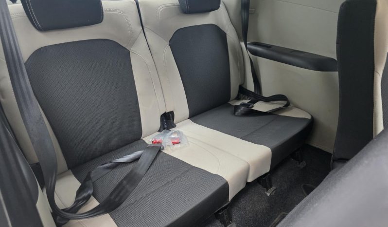
								Renault Triber 1.0 Zen full									