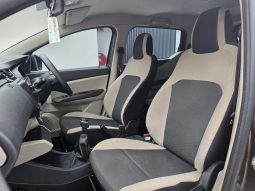 
										Renault Triber 1.0 Zen full									