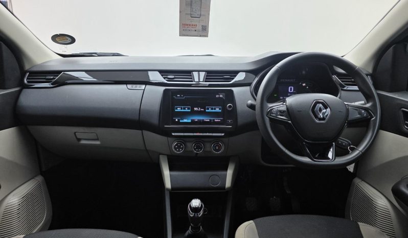 
								Renault Triber 1.0 Zen full									