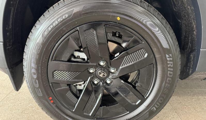 
								Tata Harrier 2.0TD Fearless Plus At full									