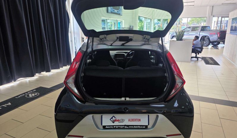 
								Toyota AYGO/AGYA/VITZ AYGO 1.0 X-CITE (5DR) full									