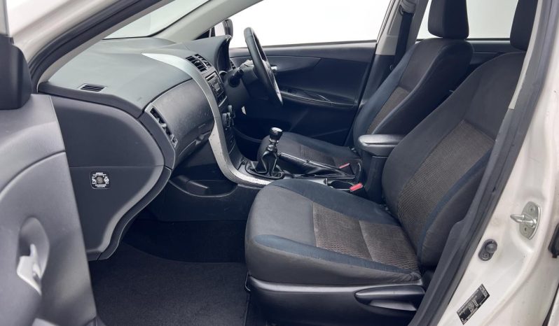 
								Toyota Corolla Quest 1.6 full									