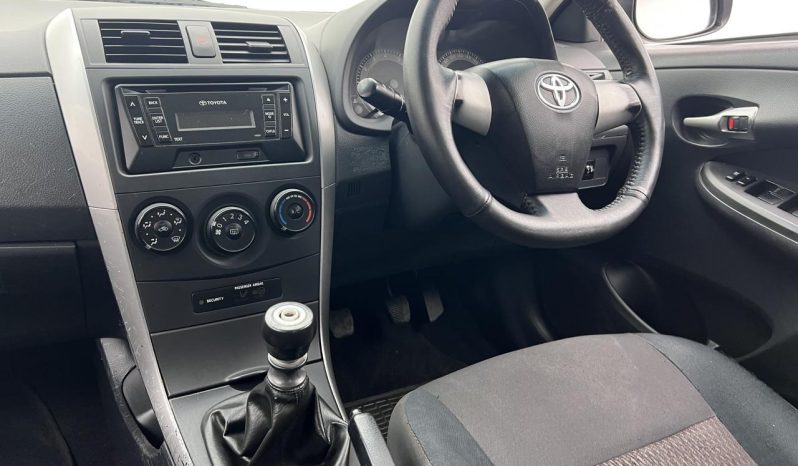 
								Toyota Corolla Quest 1.6 full									