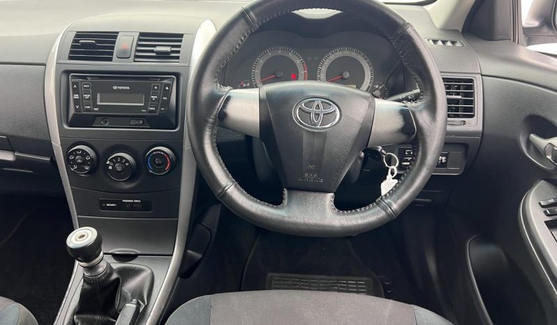 
								Toyota Corolla Quest 1.6 full									
