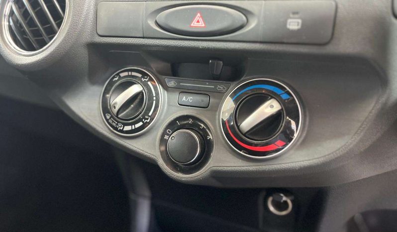 
								Toyota ETIOS ETIOS 1.5 Xs/SPRINT 5Dr full									