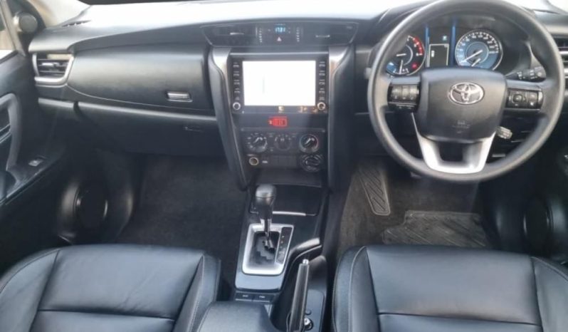 
								TOYOTA FORTUNER 2.4 GD-6 4X4 AT full									