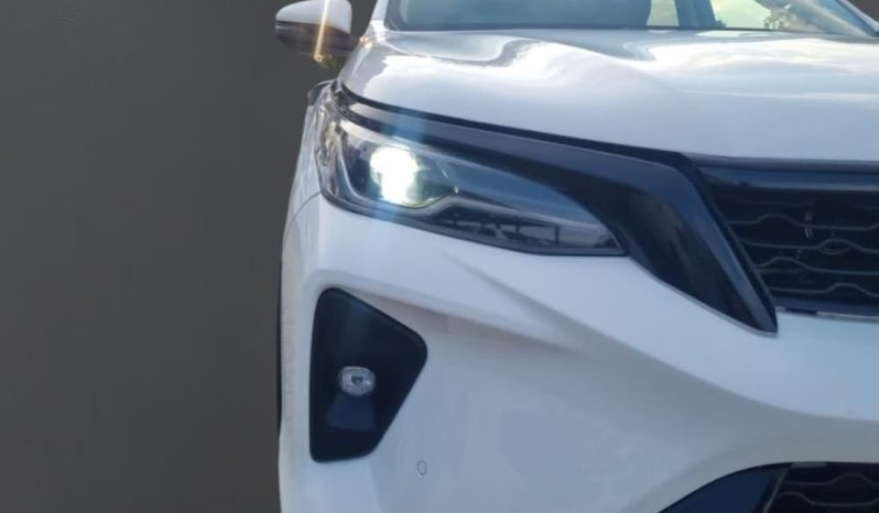 
								TOYOTA FORTUNER 2.4 GD-6 4X4 AT full									