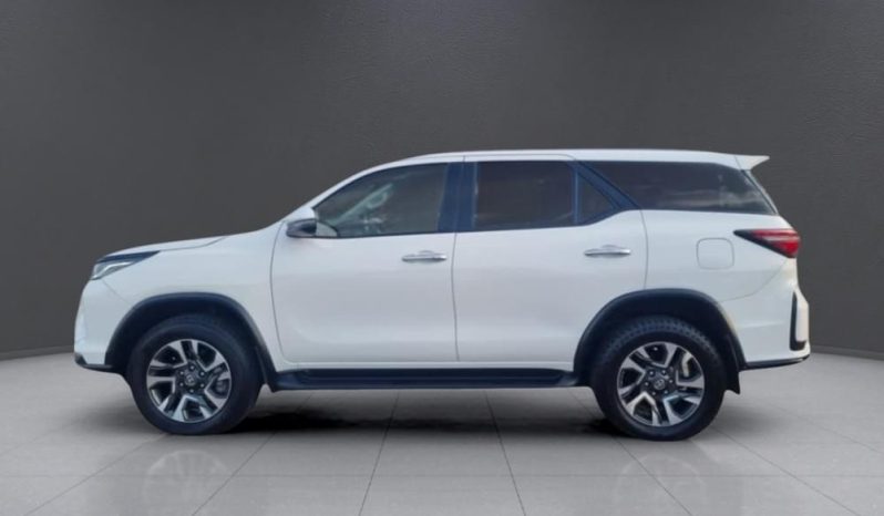 
								TOYOTA FORTUNER 2.4 GD-6 4X4 AT full									