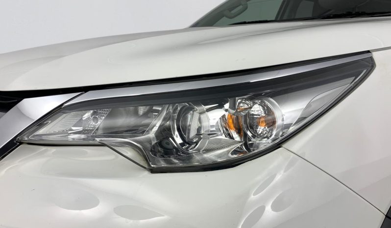 
								Toyota Fortuner 2.4 Gd-6 Raised Body At full									