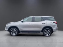 
										TOYOTA FORTUNER 2.4 GD-6 RB AT full									