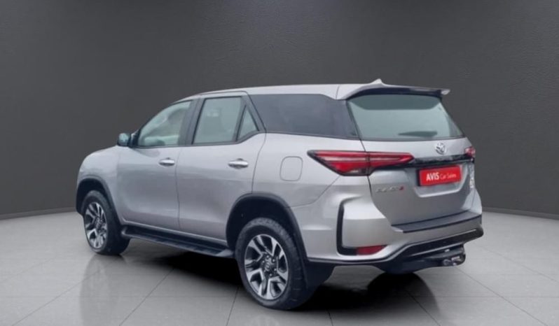 
								TOYOTA FORTUNER 2.4 GD-6 RB AT full									