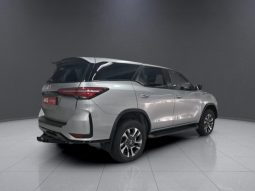
										TOYOTA FORTUNER 2.4 GD-6 RB AT full									