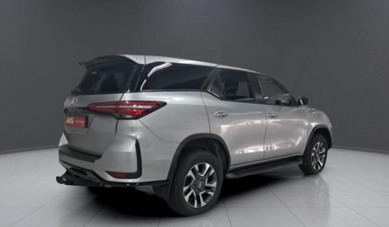 
								TOYOTA FORTUNER 2.4 GD-6 RB AT full									