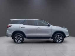 
										TOYOTA FORTUNER 2.4 GD-6 RB AT full									