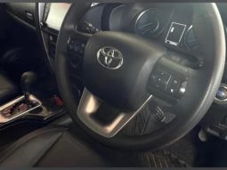 
										TOYOTA FORTUNER 2.4 GD-6 RB AT full									