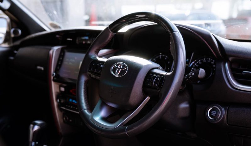 
								Toyota Fortuner 2.8GD-6 4×4 full									