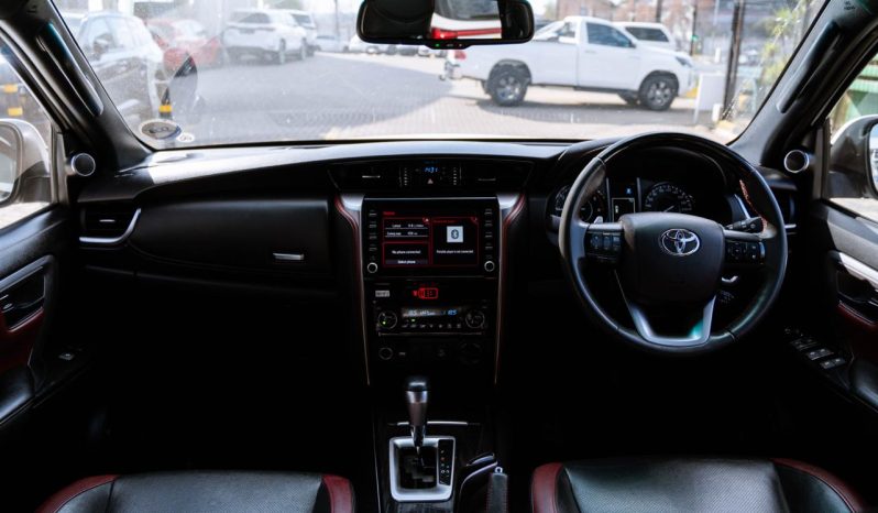 
								Toyota Fortuner 2.8GD-6 4×4 full									