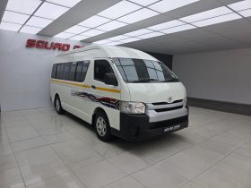 Toyota Hiace Sesfikile 2.5D 16 Seater Bus