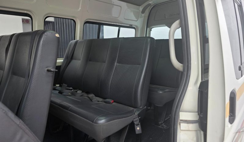 
								Toyota Hiace Sesfikile 2.5D 16 Seater Bus full									