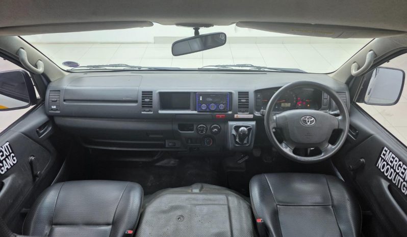 
								Toyota Hiace Sesfikile 2.5D 16 Seater Bus full									