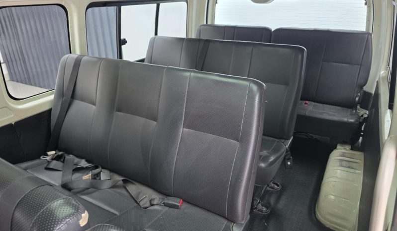 
								Toyota Hiace Sesfikile 2.5D 16 Seater Bus full									