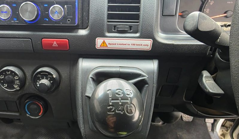 
								Toyota Hiace Sesfikile 2.5D 16 Seater Bus full									