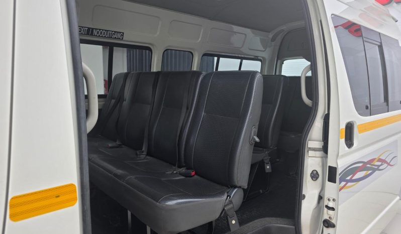 
								Toyota Hiace Sesfikile 2.5D 16 Seater Bus full									