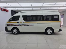 Toyota Hiace Sesfikile 2.5D 16 Seater Bus