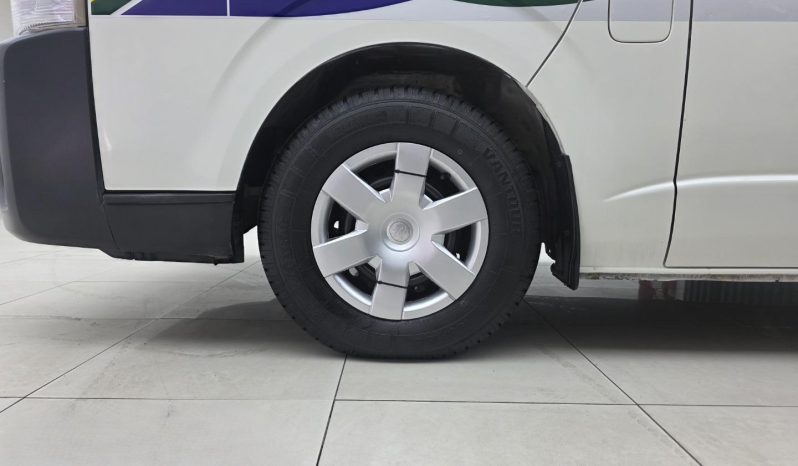 
								Toyota Hiace Sesfikile 2.5D 16 Seater Bus full									
