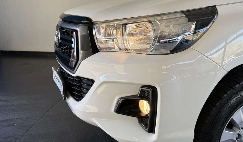 
								Toyota Hilux 2.4 Gd-6 D/cab Rb Srx full									